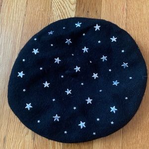 FINAL DISCOUNTED PRICE: Beret. Karl Lagerfeld Paris